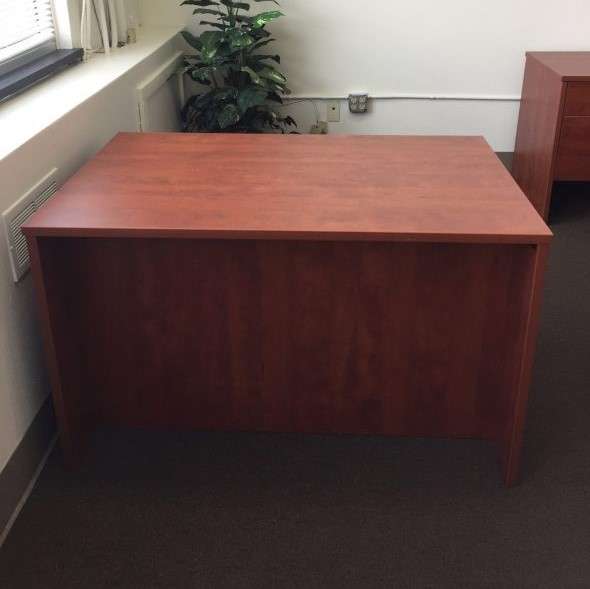 Laminate Rectanglar Desk
