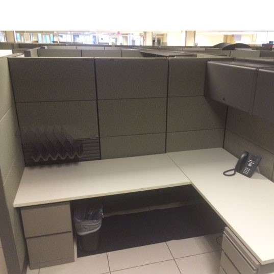 Herman Miller Ethospace Workstation – Grey/Green Fabric