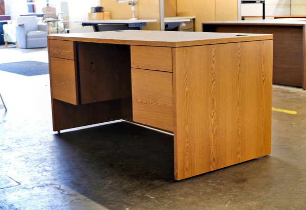 HON Double Pedestal Desk - Image 4