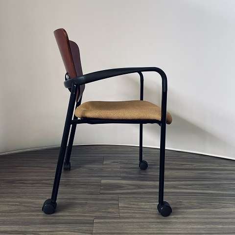 Haworth Improv Stack Chair - Image 3